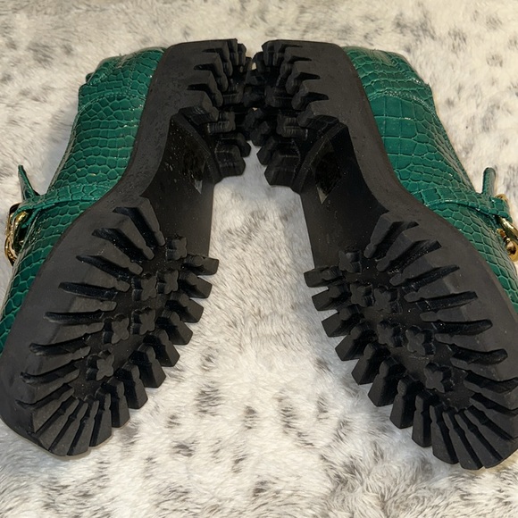 Women’s size 7.5 loafers - Picture 2 of 4